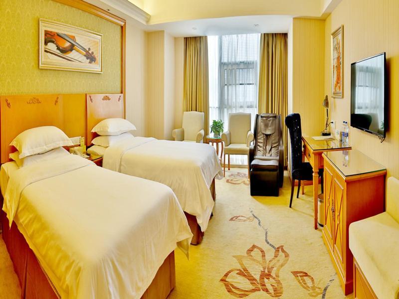 Vienna Hotel Wuhan International Convention And Exhibition Centre Esterno foto